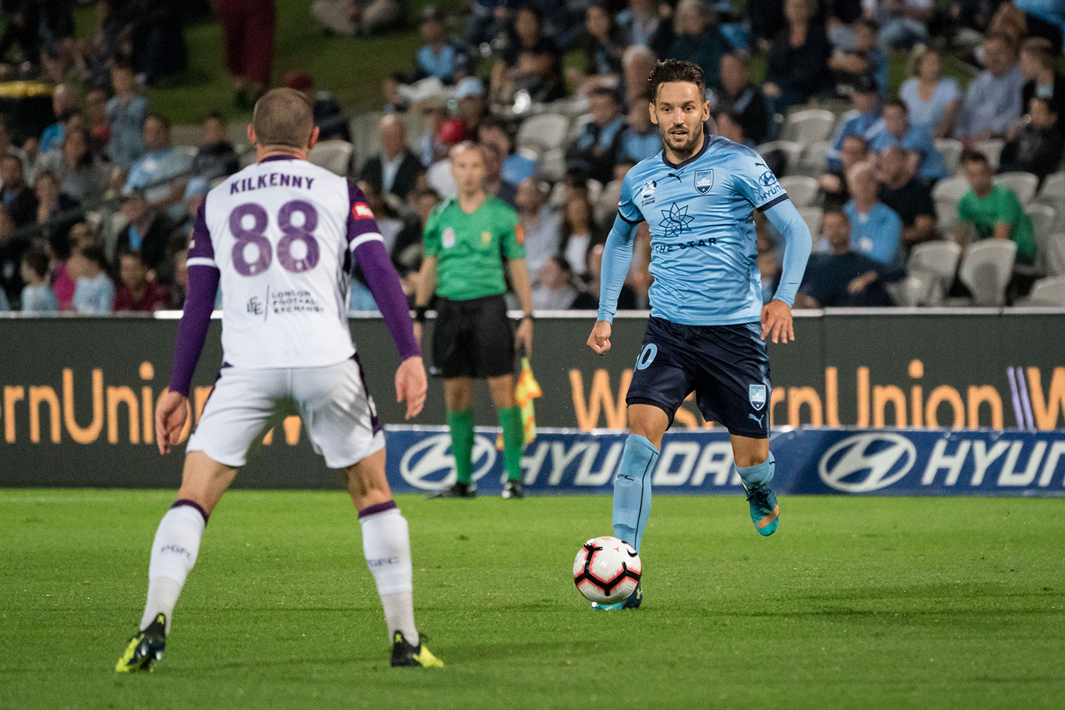 Ninko takes on the Perth defence